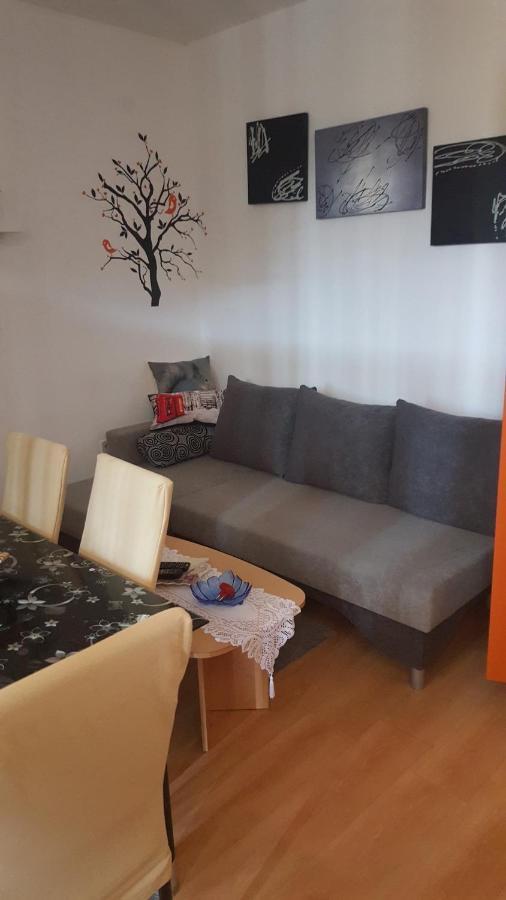 Vera Apartment Kampor Esterno foto