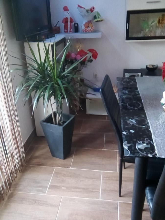 Vera Apartment Kampor Esterno foto