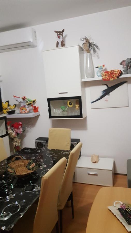 Vera Apartment Kampor Esterno foto