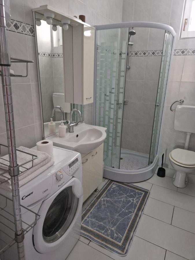 Vera Apartment Kampor Esterno foto