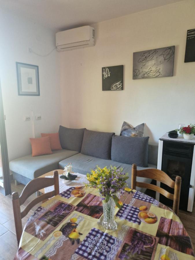 Vera Apartment Kampor Esterno foto