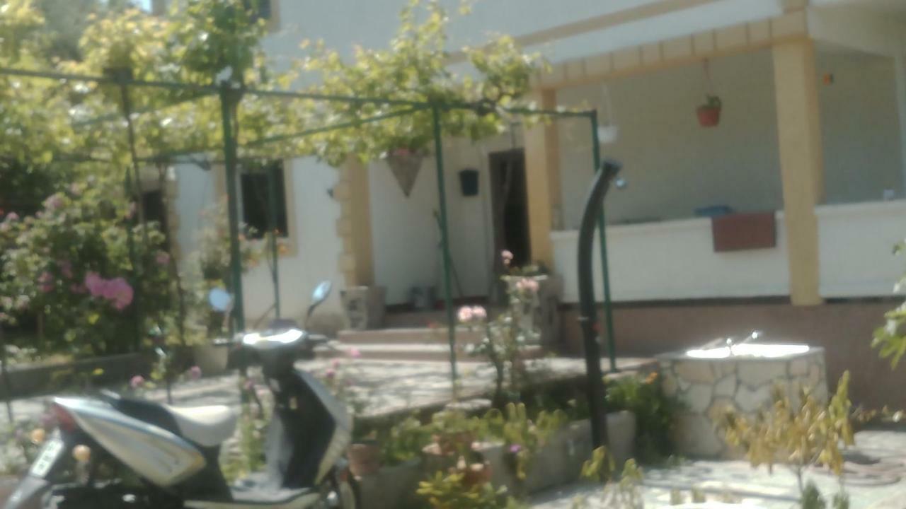 Vera Apartment Kampor Esterno foto