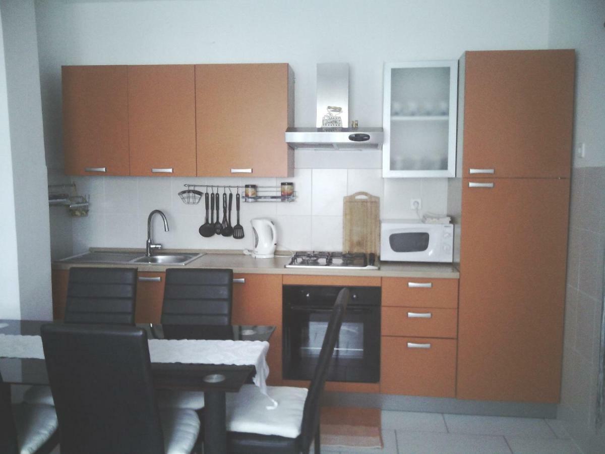 Vera Apartment Kampor Esterno foto